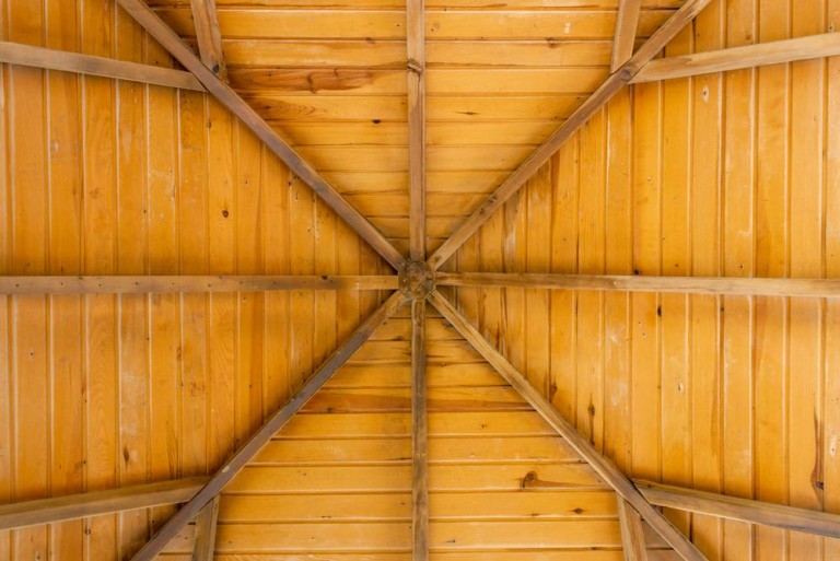 Rénovation de charpente à Bérat : techniques et conseils d'experts